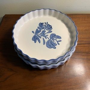 Two Pfaltzgraff Yorktowne Quiche Dishes